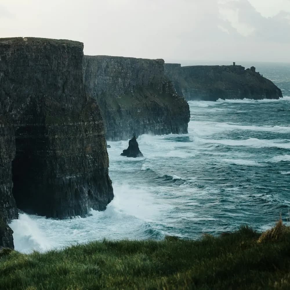 Les falaises de Moher face à l'océan Atlantique, Irlande