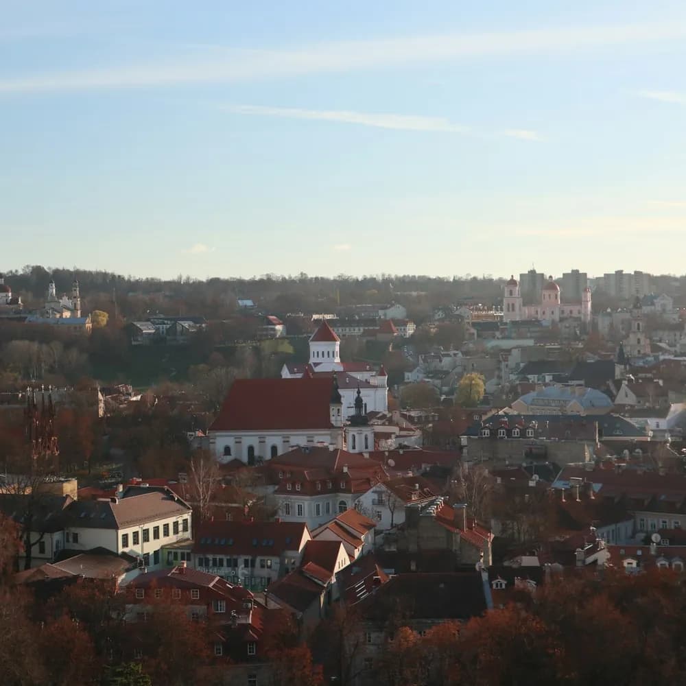 Les toits de la vieille ville de Vilnius, Lituanie